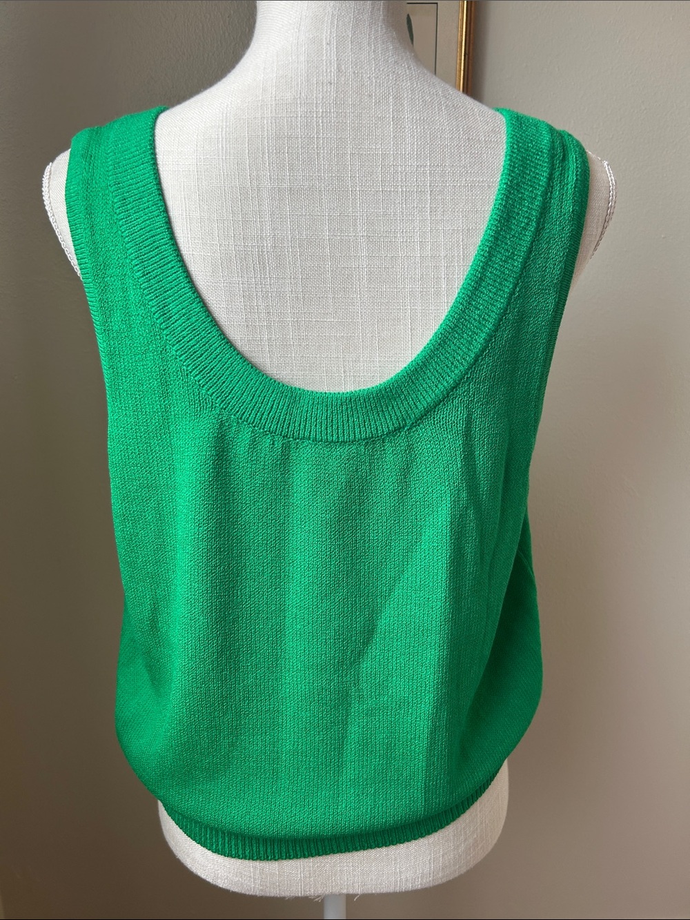 St. John Collection Sleeveless Knit Top Size L - Picture 2 of 8